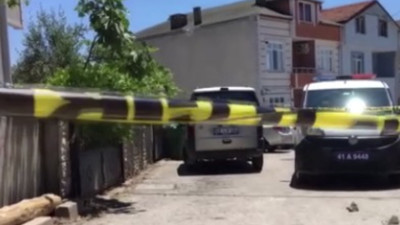Çocuklar için bir araya geldiği eşini bayram günü bıçaklayarak kurşun yağdırdı