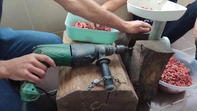 Açık kasap bulamayan Rizeli vatandaş, kıvrak zekasını konuşturdu