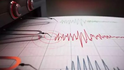İran'da 4.9 büyüklüğünde deprem: 4 ölü, 120 yaralı