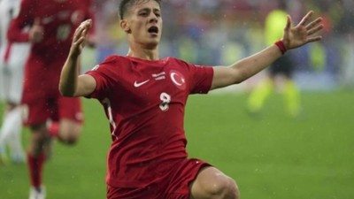 Dünyada manşetlerdeyiz "Türk Messi partiyi başlattı"