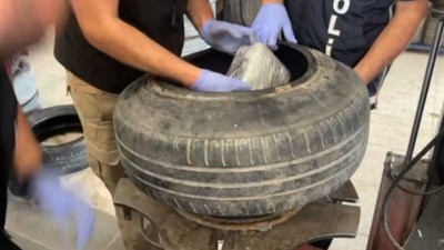 Batman'da Yedek lastiğe gizlenen uyuşturucuyu 'Linda' buldu
