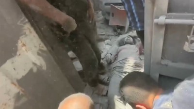 Son Dakika: İsrail Gazze'de mülteci kampını yerle bir etti: 42 ölü