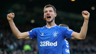Borna Barisic kimdir, kaç yaşında? Borna Barisic hangi takımda, hangi mevkide oynuyor? (Trabzonspor transfer haberleri son dakika)