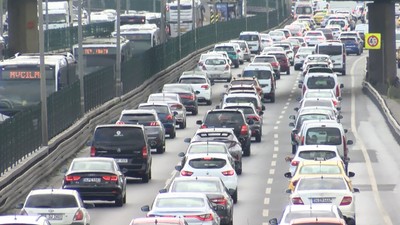 İstanbul'da bayram tatil sonrası ilk iş gününde trafik yoğunluğu