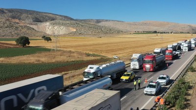 Son Dakika: TAG Otoyolu'nda zincirleme kaza: 3 kişi öldü, 1 kişi yaralandı