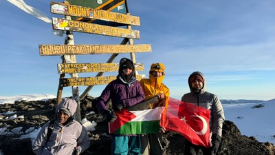 Filistin’e destek için Afrika’nın en yüksek dağına çıktılar