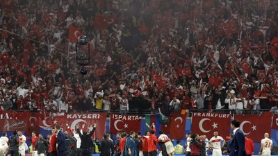 Siyasilerden peş peşe A Milli Futbol Takımına tebrik mesajları