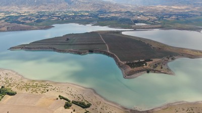 Denize kıyısı olmayan Sivas'ta ada aldı tarım yapmaya başladı