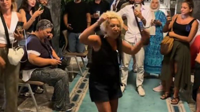Meclis koridorunda ıslık ve sloganlı protesto tartışması