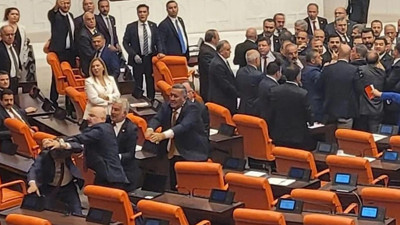 Karaismailoğlu'ndan, AK Parti'ye "Hırsız" diyen DEM Partili isme yumruk
