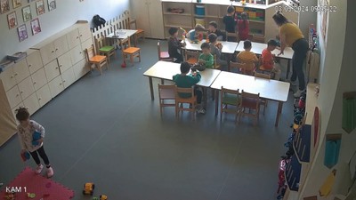 Bandırma Belediyesi'ne ait kreşteki skandal, güvenlik kamerasına yansıdı