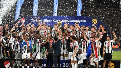 Beşiktaş Süper Kupa'yı kaldırırken yaşananlar çok konuşuldu! Galatasaraylı 4 ismin tavrı takdir topladı