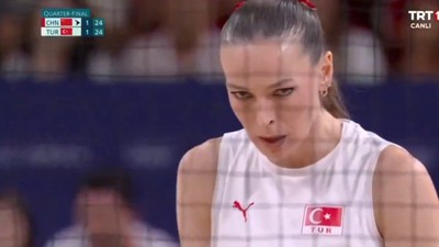 Kaptan Eda Erdem'in bakışları Çin Seddi'ni yıkan ilk Türk hükümdar Metehan'ı akıllara getirdi