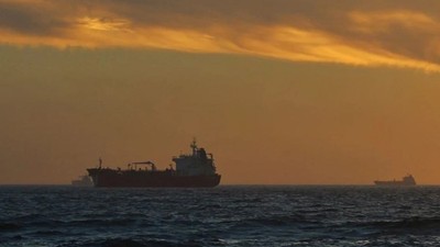 Nijerya'da alev alan yolcu teknesi battı: 20 kişi öldü