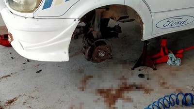 Konya'da tamir ettiği araç üzerine düştü