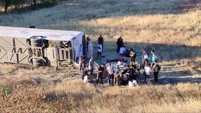 Malatya'da yolcu otobüsü şarampole devrildi: 22 yaralı