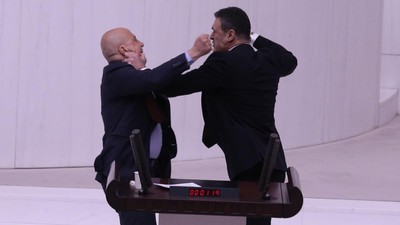 TBMM'de kanlı kavga! Can Atalay görüşmesinde vekiller birbirine tekme ve yumruklarla saldırdı