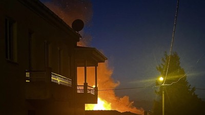 Büyükada'da 2 katlı binada yangın