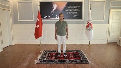 CHP'li Döşemealtı Belediye Başkanı'nın makam odasına haciz! Geriye sadece bir şey bıraktılar