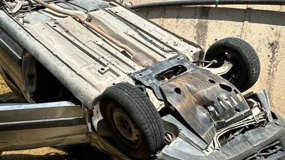 Gümüşhane'de hafif ticari araç dereye uçtu: 1 ölü