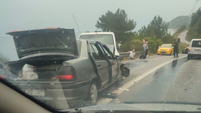 Kastamonu'da otomobil ile ticari araç kafa kafaya çarpıştı: 7 yaralı