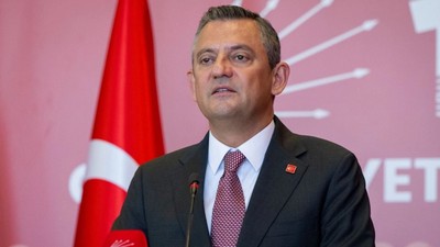 Kütahya'da protokol krizi! CHP Başkanı Özel'den Yerlikaya'ya ağır laflar