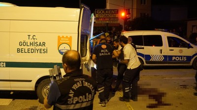 Burdur'da iş yeri önünde baba oğula silahlı saldırı: 1 ölü, 1 yaralı