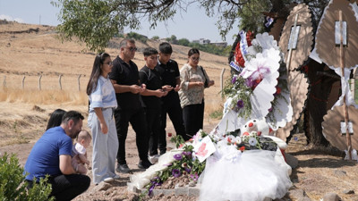 Diyarbakır'da Narin Güran'ın mezarına ziyaretler sürüyor