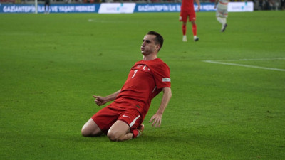 Kerem Aktürkoğlu İzlanda'yı üçledi, Portekizliler heyecanlandı