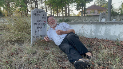 Düzce'de bir vatandaş gördüğü rüya sonrası kendi mezar taşını yaptırdı