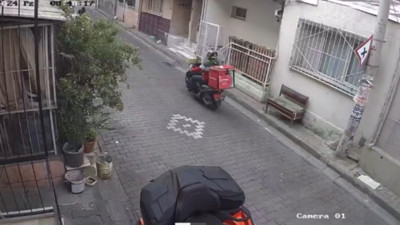 İzmir'de 3 saat arayla 2 kıza tacizde bulunan motokurye yakalandı