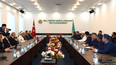 Diyanet Başkanı Erbaş Kazakistan'a Gitti
