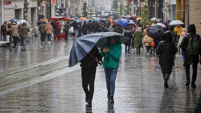 İstanbullular dikkat: Haftasonu sıcaklıklar düşecek! Sağanak geliyor