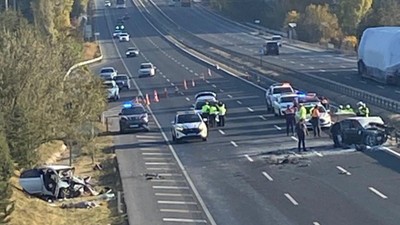 Otomobiliyle ters istikamette ilerleyen sürücü kazaya sebep oldu: 3 ölü, 2 yaralı