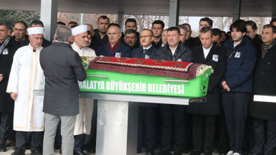 CHP Genel Başkanı Özgür Özel cenaze törenine katıldı