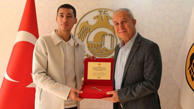 Toprak Razgatlıoğlu'na Alanya'dan Özel Ödül
