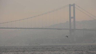 İstanbul Boğazı'nda gemi trafiği askıya alındı
