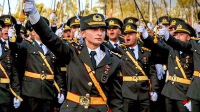 Muhalefetten teğmenlerin TSK'dan ihraç edilmesine tepki: "Tarihe utançla geçecek bir karar daha"