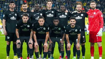 Çaykur Rizespor Başkan Vekili Adnan Er: "Yönetmeni malum kişi olan bir tiyatro izledik"