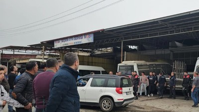 Aydın'da 3 yıl önce oğlunu öldüren kardeşini sokak ortasında vurdu