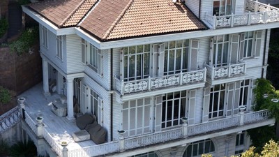 FETÖ firarisinin iki lüks yalısı açık artırma ile satışta
