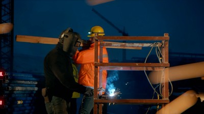 Bakan Kurum, deprem bölgesi klibiyle 1 Mayıs Emek ve Dayanışma Günü'nü kutladı