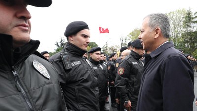 İçişleri Bakanı Ali Yerlikaya'dan 1 Mayıs paylaşımı: "122 bin polisimiz görev yaptı, 409 şahıs gözaltına alındı"