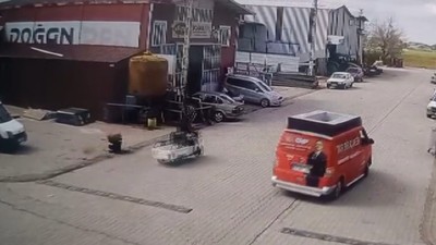 CHP aracı geçerken, silahla havaya ateş edildi: 2 gözaltı