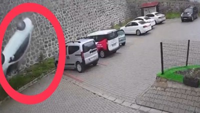 Ordu'da istinat duvarından site bahçesine düşen otomobilin sürücüsü öldü