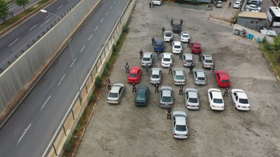 Depremde hasar gören araçların plakalarını değiştirip vurgun yapan çeteye "change" operasyonu: 5 tutuklama