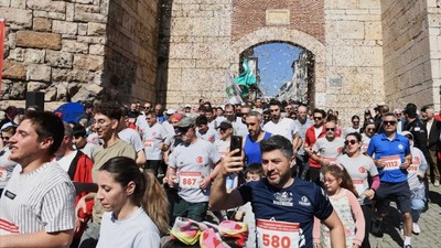 17. Uluslararası Tarihi Kent Koşusu Bursa'da yapıldı
