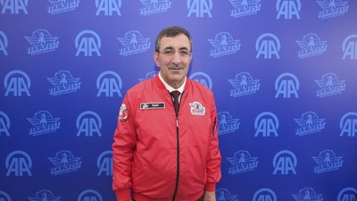 Cumhurbaşkanı Yardımcısı Yılmaz, TEKNOFEST KKTC'de gençlerle buluştu