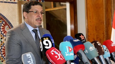 Yemen Başbakanı Mübarek istifa etti! 12 bakanı görevden alma talebi kriz çıkardı