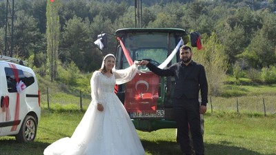 Adana'da traktörle düğün konvoyu